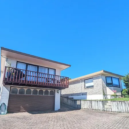Available Now! Family Home Near Redwood Forest