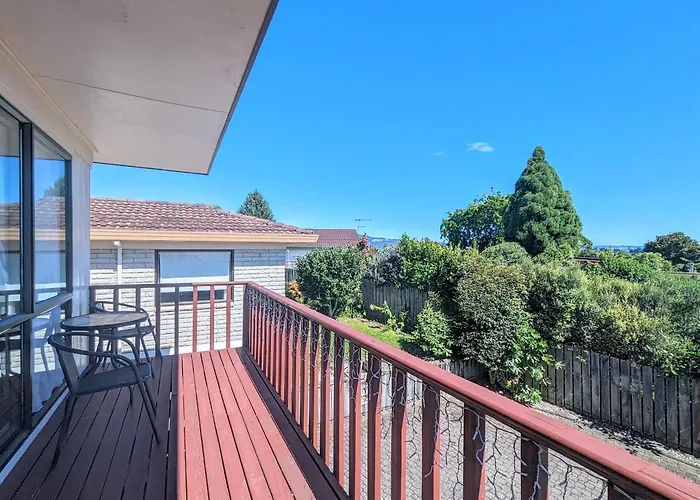 Available Now! Family Near Redwood Forest * Rotorua