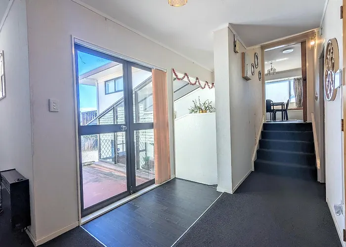 Ferienhaus Available Now! Family Near Redwood Forest Rotorua